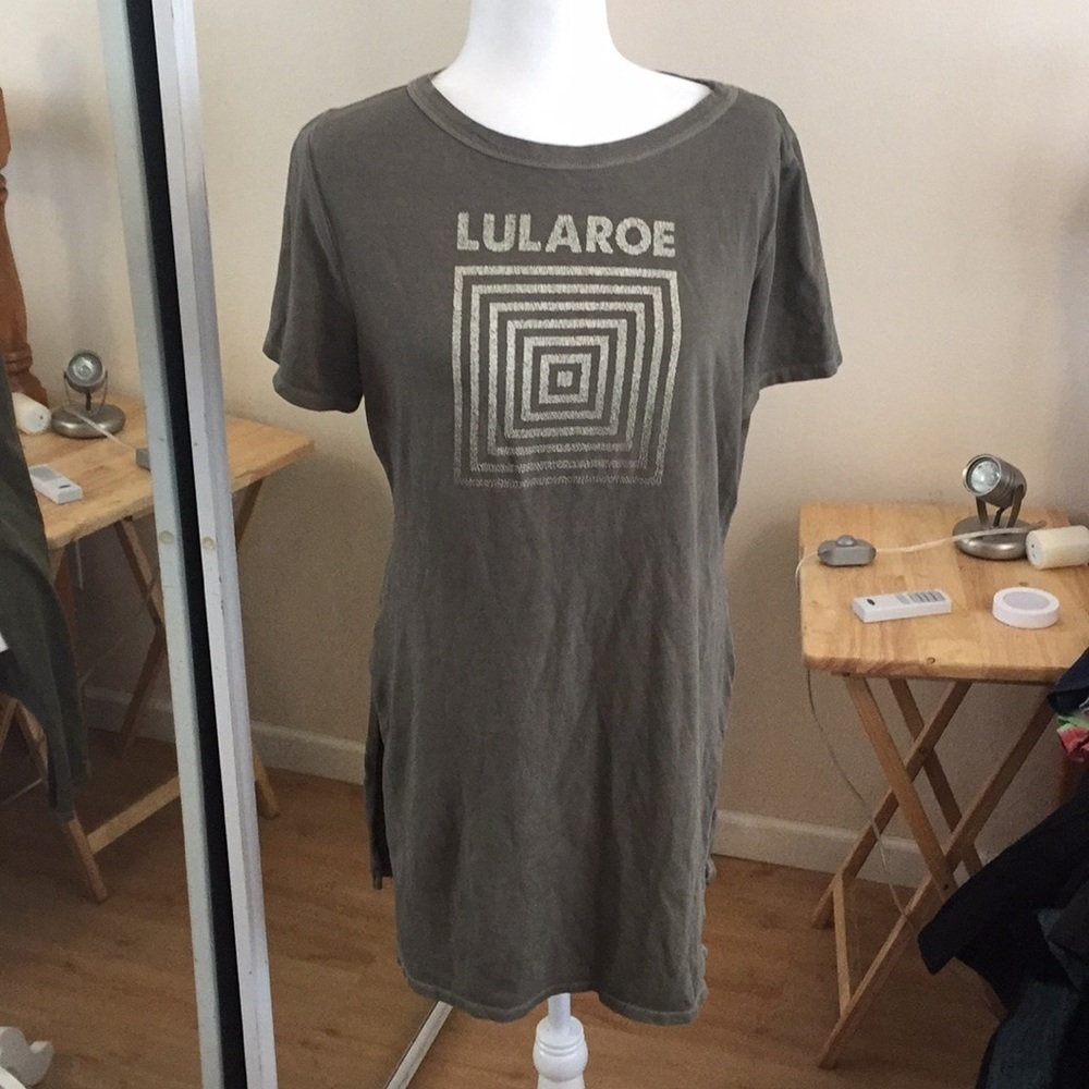 M LuLaRoe Sellers‎ Tee H03 10